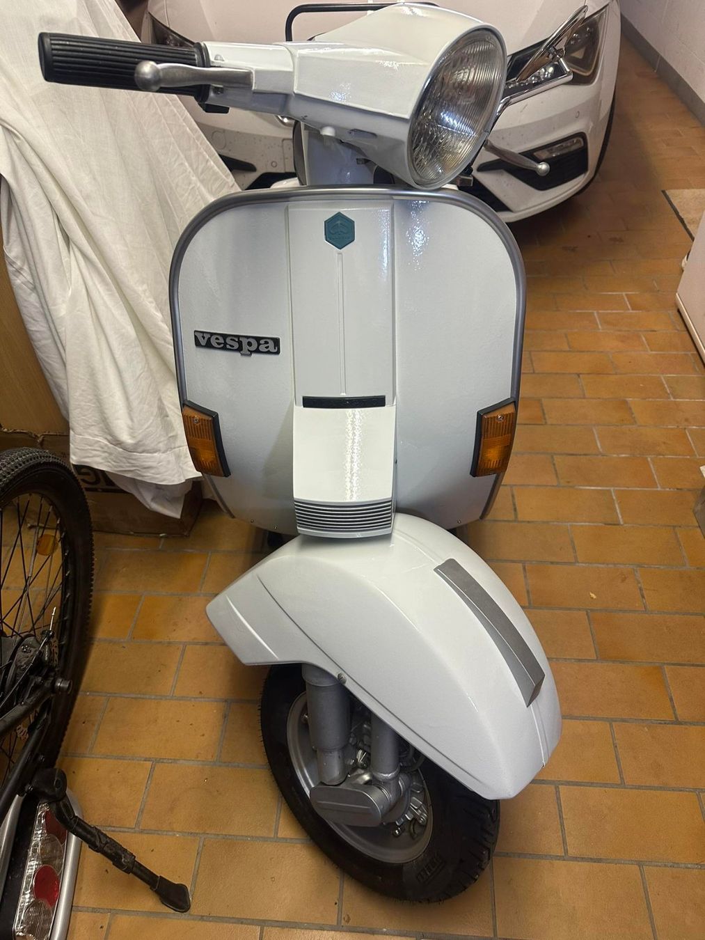Piaggio Strada: Vespa 125 E weiss revidiert – Usato da Triesen venduto da Simo.Co