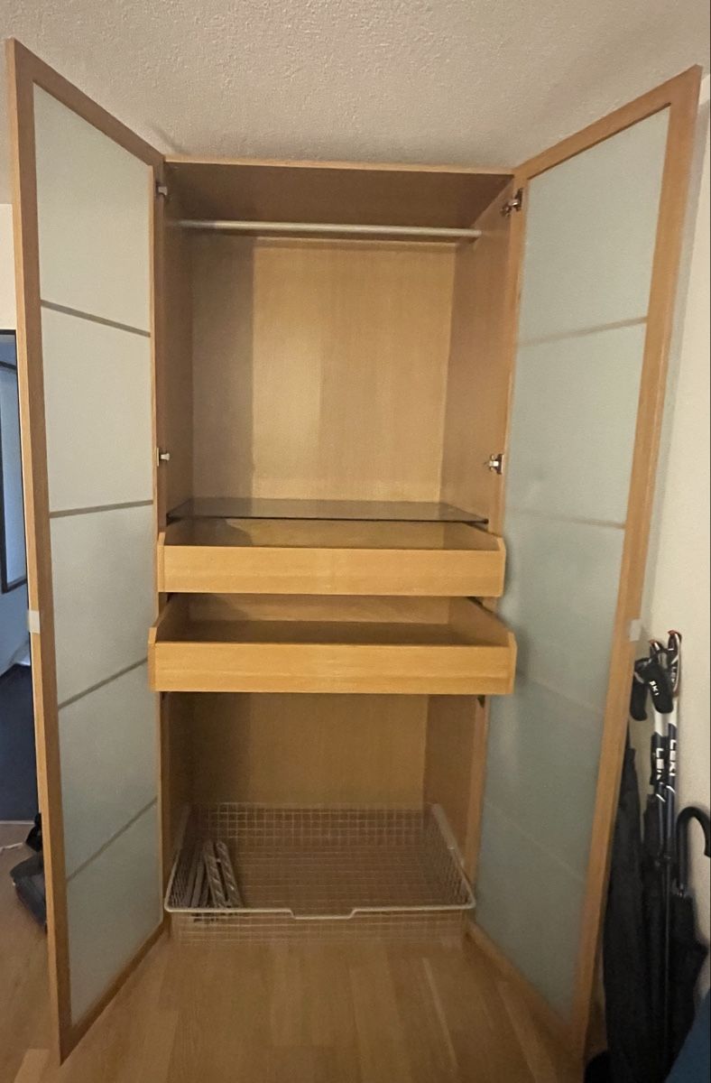 Armadi: Ikea PAX Wardrobe – Usato da Steinmaur venduto da adnadn 1