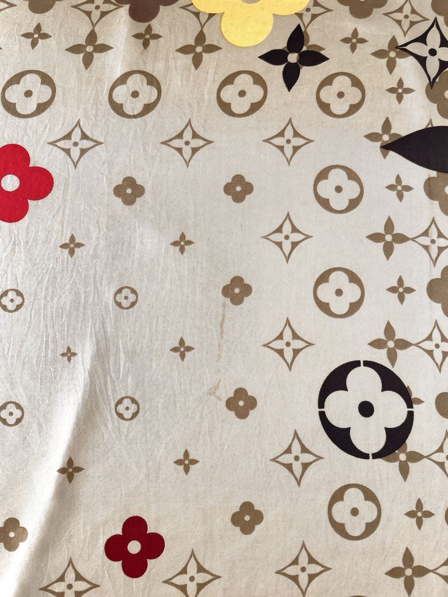Louis Vuitton Foulards & écharpes: Louis Vuitton Seiden Schal – D'occasion à Stäfa par Nicole093 1