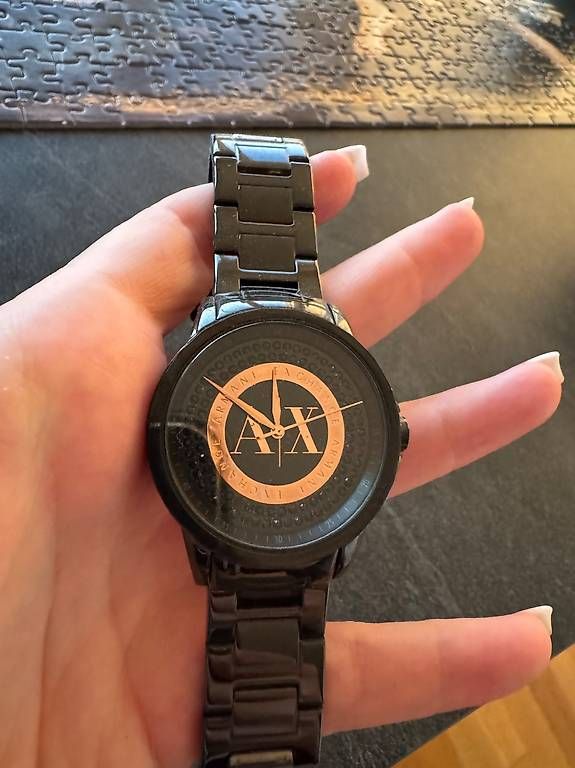 Orologi: Armani Exchange Uhr Schwarz – Usato da Pfäffikon SZ venduto da Melanie335