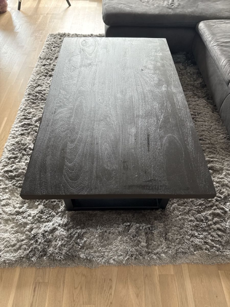Tables: Mangoholz Couch-Tisch – D'occasion à Wiesendangen par FPV-Racer