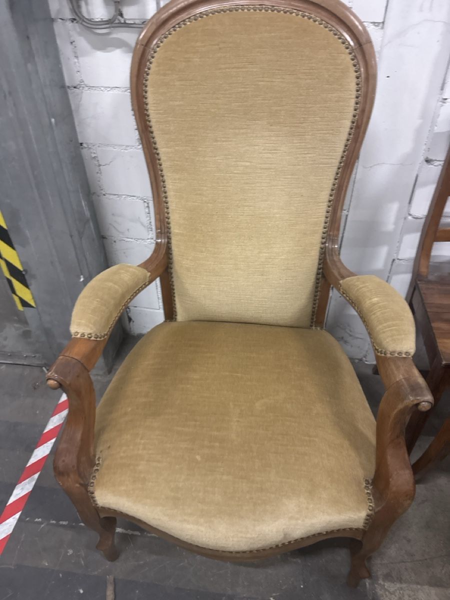 Poltrone: Alter sessel mit fusschemmel – Usato da Heerbrugg venduto da Livi10 1