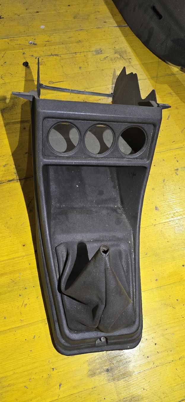 Volkswagen Tutti pezzi di ricambio auto: Volkswagen Golf 1 interior braun / brun – Usato da Siviriez venduto da gad_6pqg 2