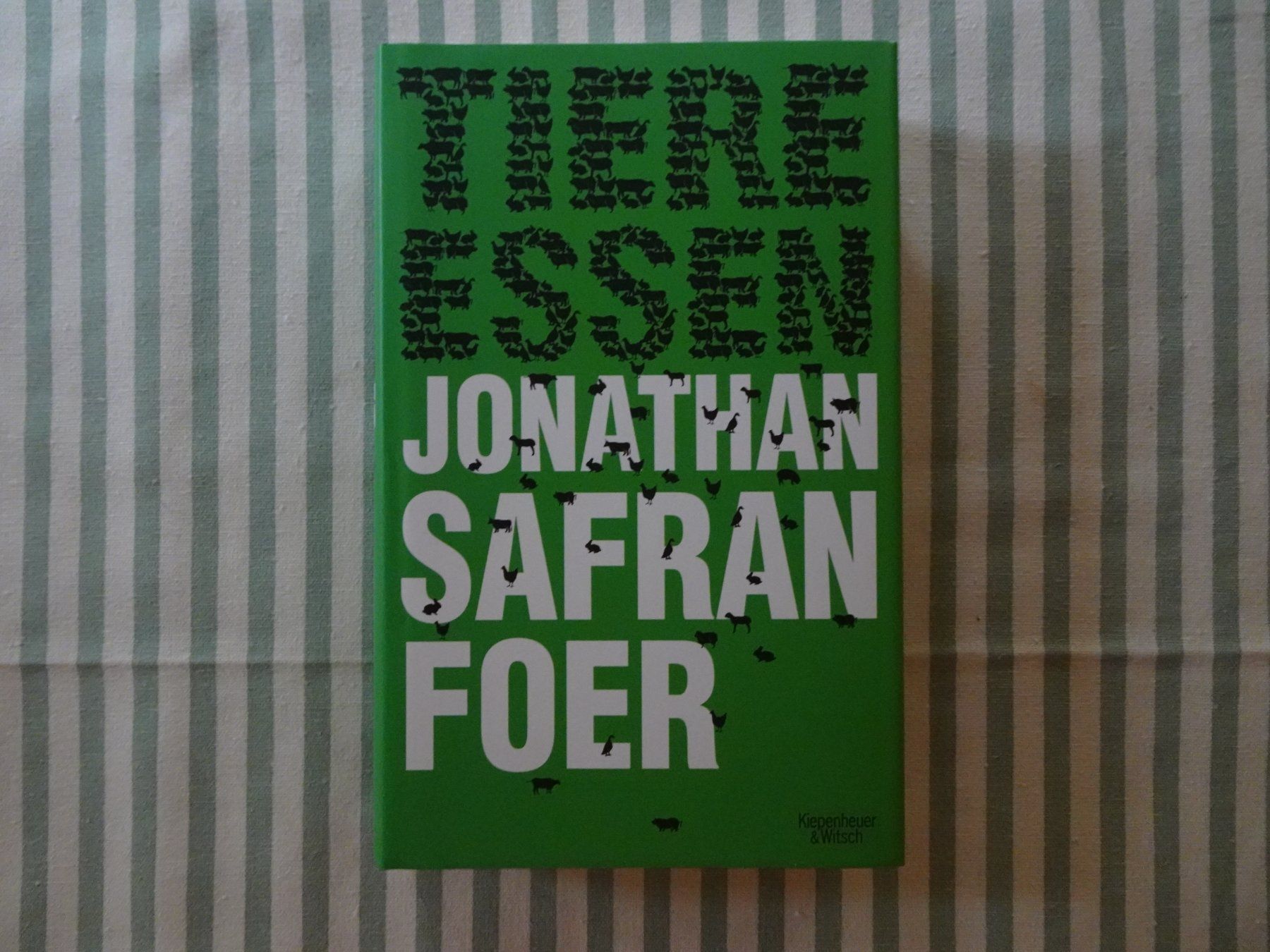 Libri: Jonathan Safran Foer - Tiere Essen - B220 – Usato da Küssnacht am Rigi venduto da Bookslove-Divers