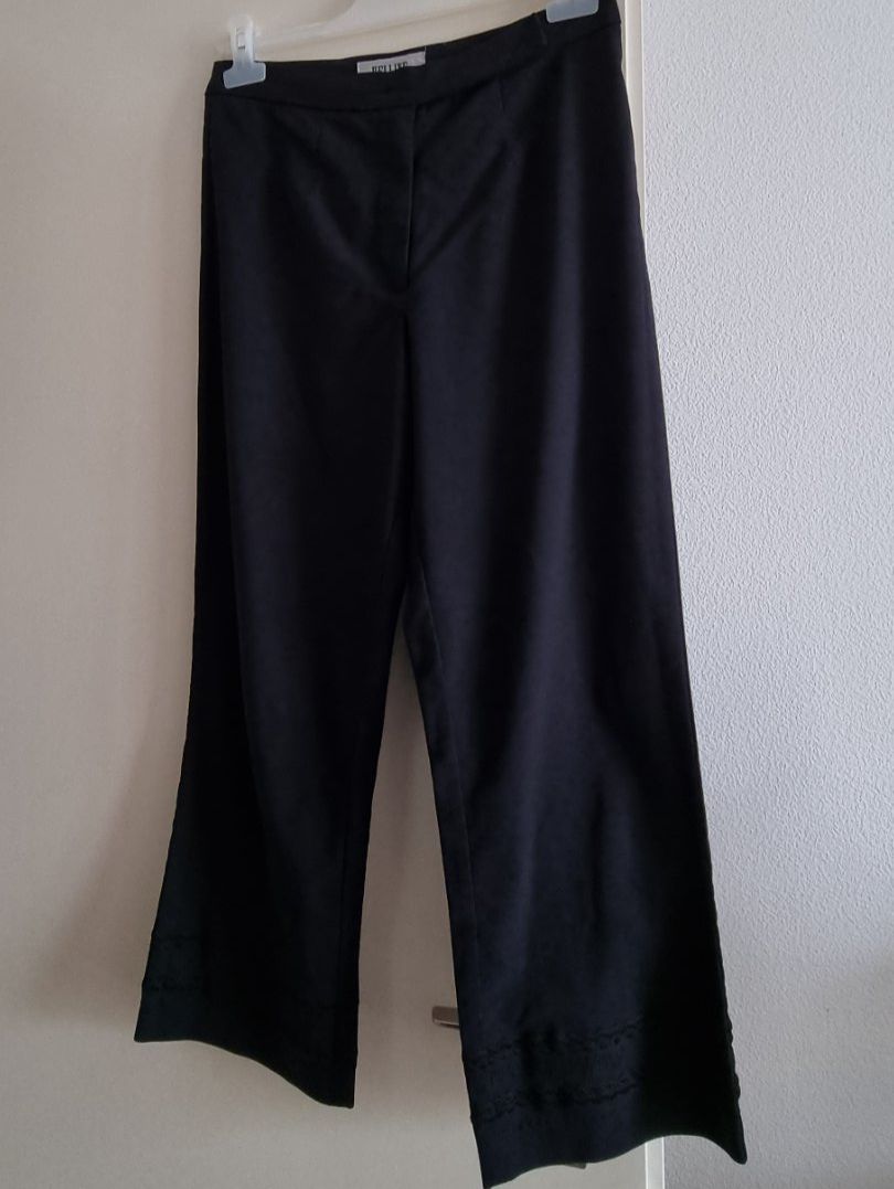 Pantaloni: Hose, schwarz Gr. 38 – Usato da geroldswil venduto da Gumball1 1