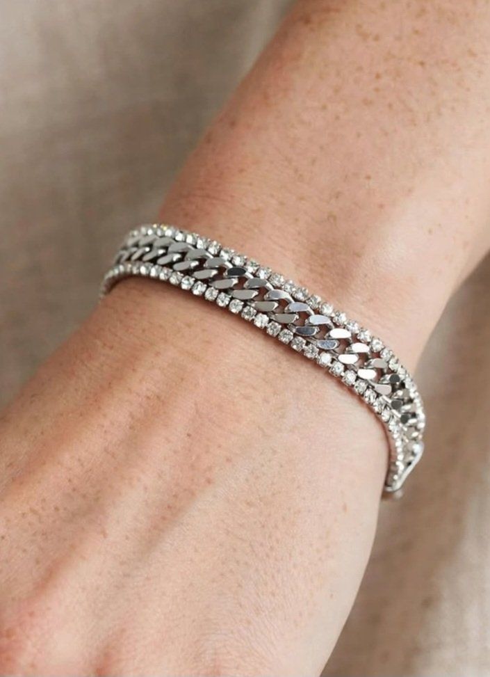 Bracciali & Braccialetti: Bracciale con strass color argento 18+5cm – Nuovo (secondo la descrizione) da Giubiasco venduto da Stefaniav