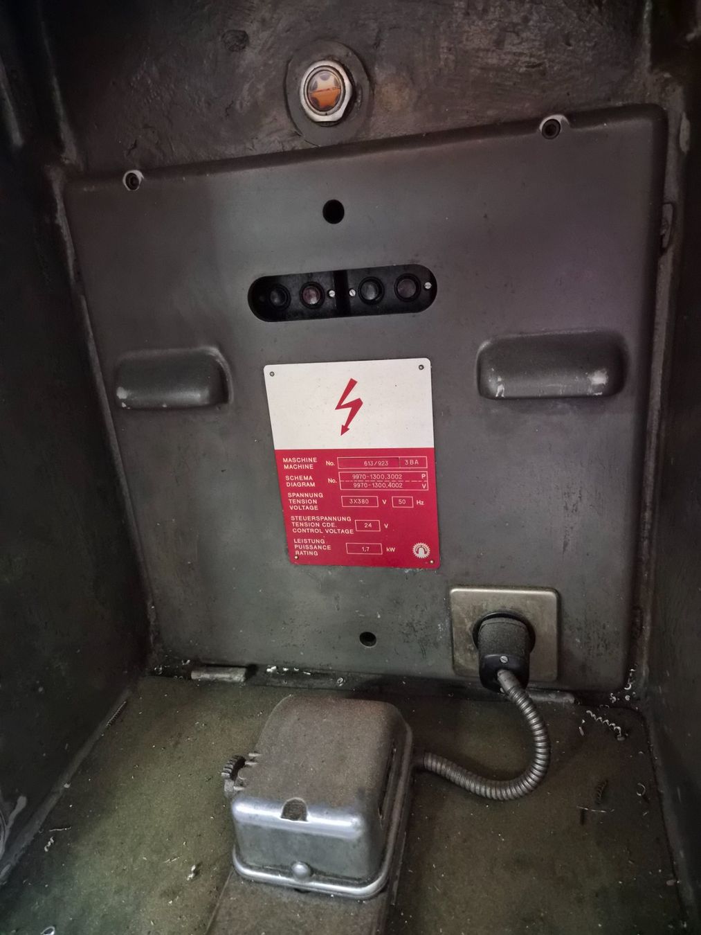 Alle Maschinen: Machine à pointer HAUSER 3BA – Gebraucht aus La Chaux-de-Fonds von Bretelle 6