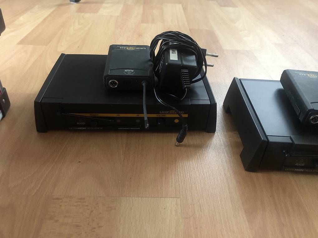 Akg Microfoni: AKG UHF 40 Sender Empfänger Funkmikrofon – Usato da Kreuzlingen venduto da MartinsMusic 1