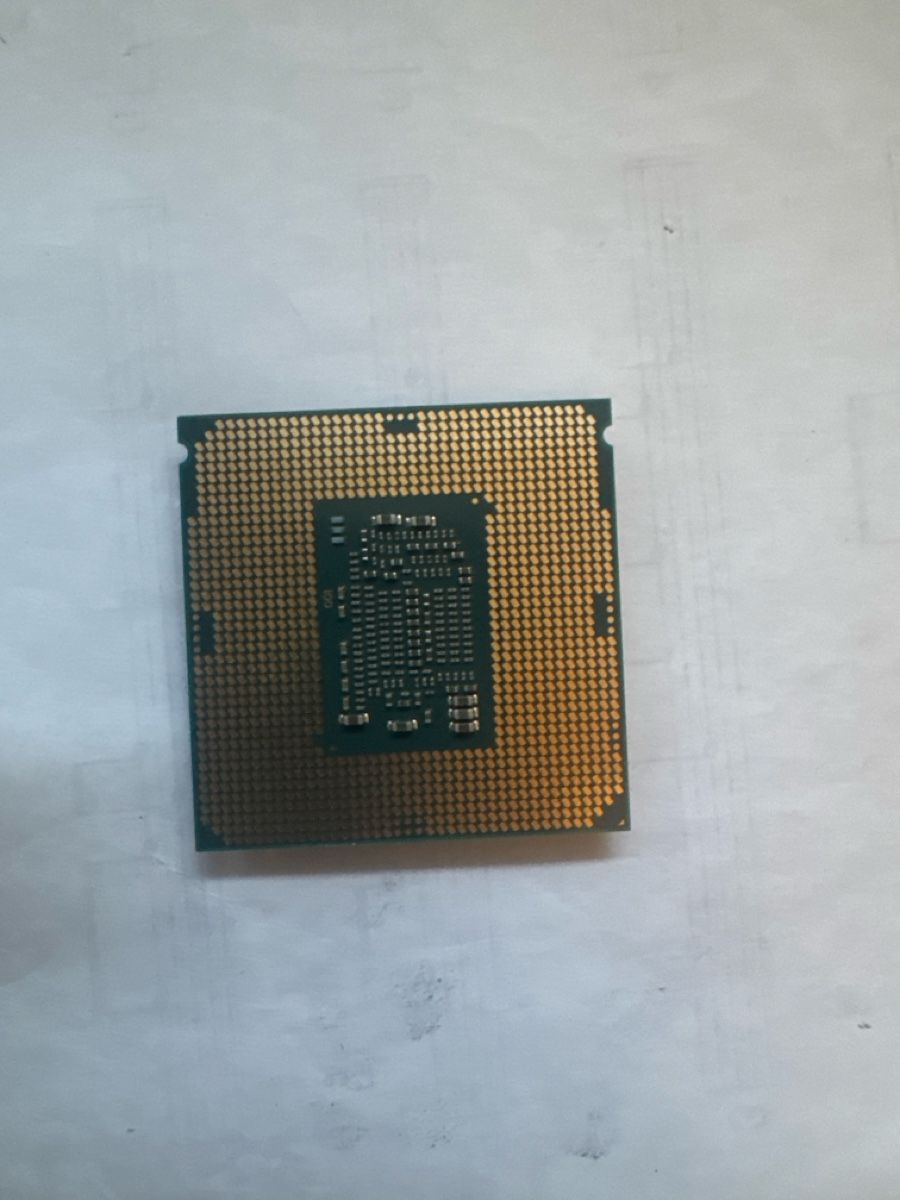 Intel Composants électroniques: CPU – D'occasion à Le Noirmont par mat_9dtx 1
