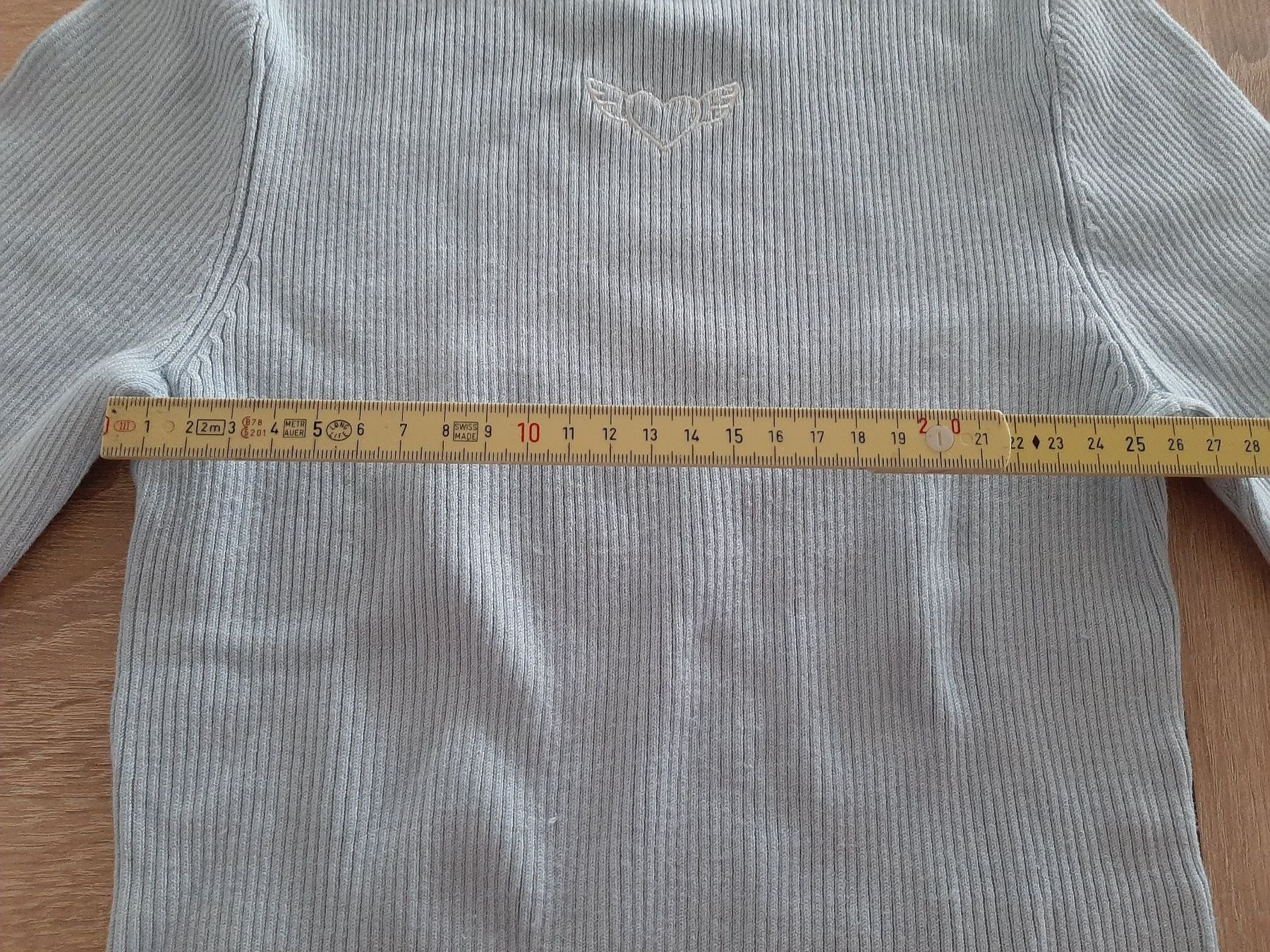 H&M Maglioni & Felpe: Pullover hellblau gerippt Gr. S, kurz geschnitten – Usato da Menziken venduto da Rien1 3