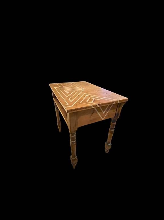 Tische: Handbemalter Vintage-Holztisch  170 CHF VB – Gebraucht aus Allschwil von joe_gql9 1