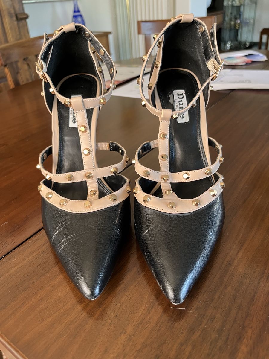 Scarpe da donna: Pumps nere tipo Valentino – Usato da Locarno venduto da cichita