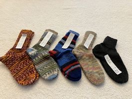 1 Paar neue handgestrickte Kindersocken Nr 25/26 zur Auswahl