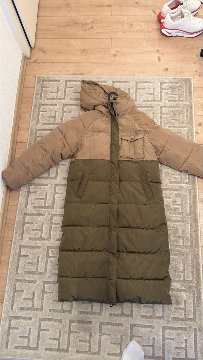 Giacche: Warme Winterjacke zweifarbig Grösse S – Usato da Hinterkappelen venduto da NikicBalkan1504