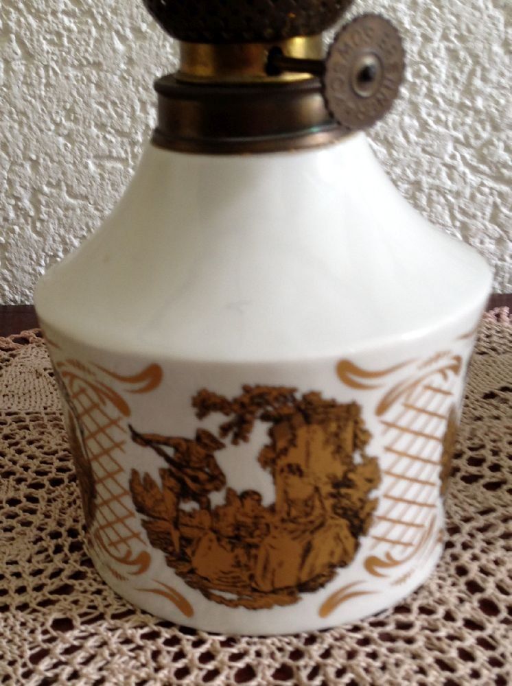 Lampen: Petrollampe mit goldenen  Motiven – Gebraucht aus Eschenbach von Alicekunst 2