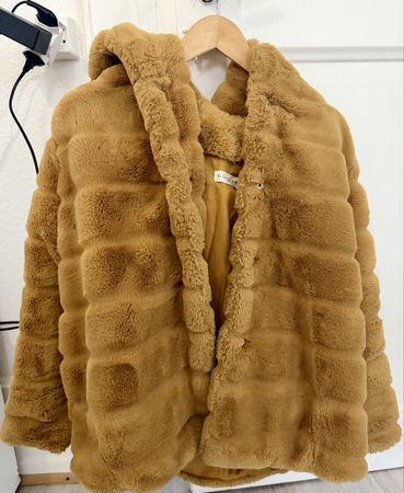 Veste fausse fourrure Giorgia avec capuche