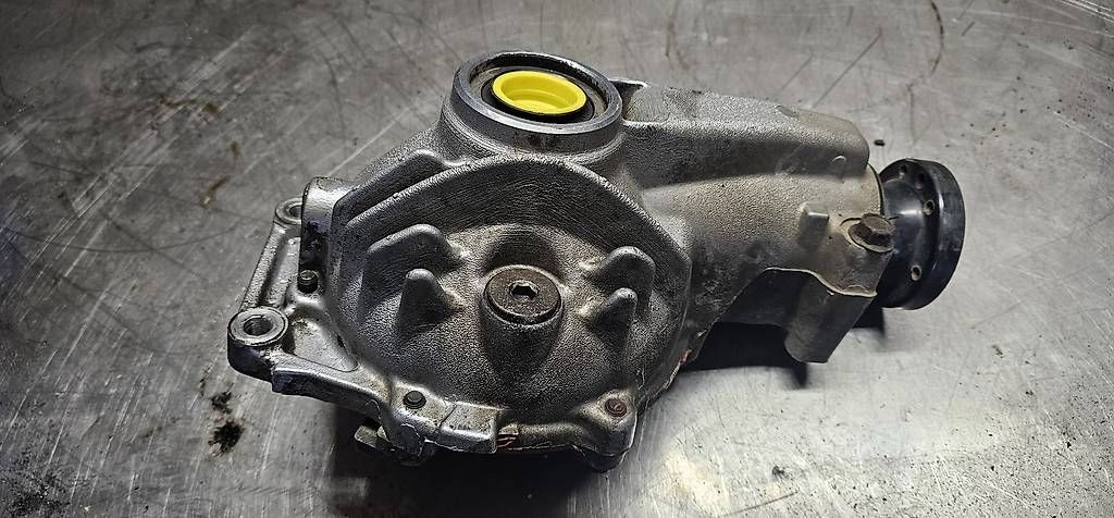 Tutti pezzi di ricambio auto: Lexus Gs300 front diff – Usato da Walliswil b.Wangen venduto da Leamsi 2