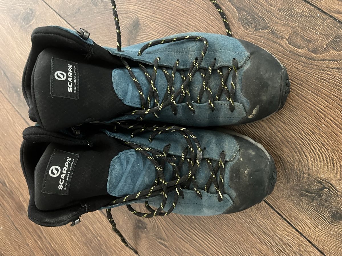 Scarpa Scarpe da uomo: Scarpa Wanderschuhe blau Grösse 42.5 leichte Gebrauchsspuren – Usato da Buchs AG venduto da Balisto0 1