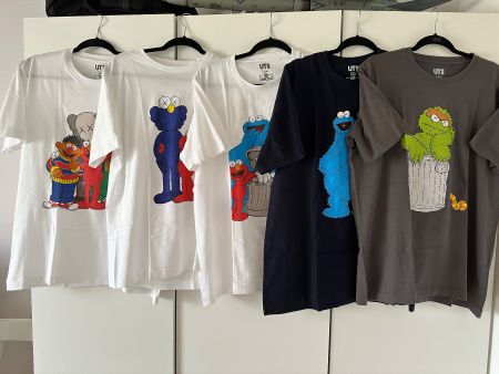 Uniqlo x KAWS x Sesame Street T-Shirt Set