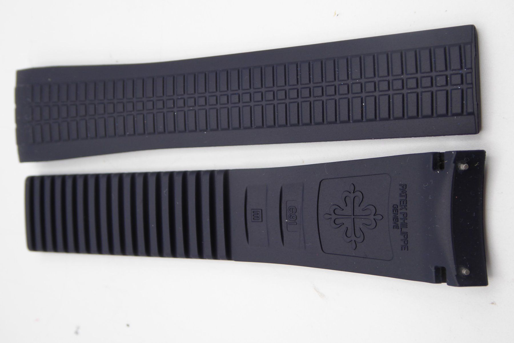 Patek Philippe Orologi: Patek Philippe Aquanaut Navy blue Rubber Strap 5968 – Nuovo e nell'imballaggio originale da Geneve venduto da adr_xk6n 4