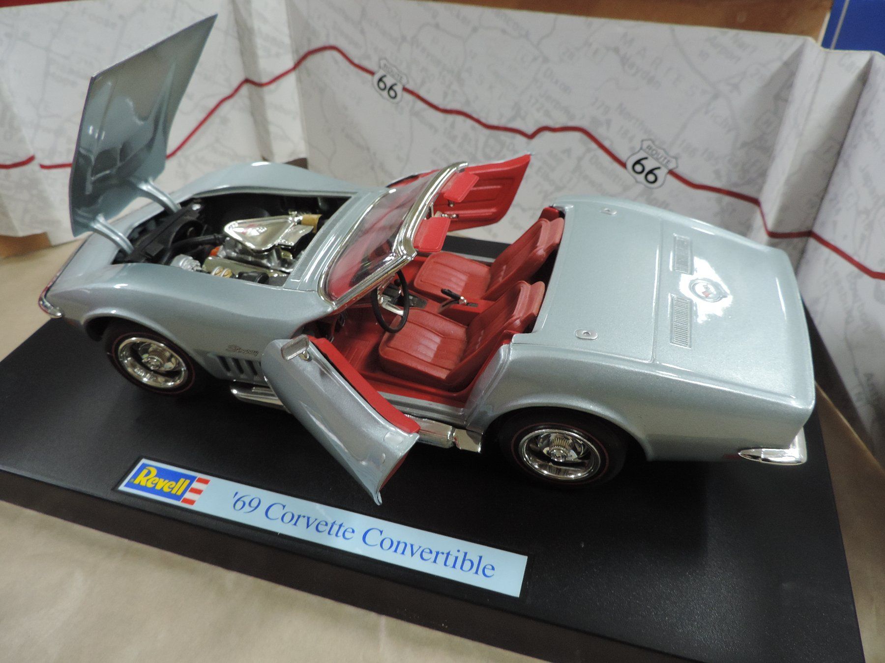 Revell Modellini d'auto: 1969 Chevrolet Corvette convertible – Usato da Epautheyres venduto da LordSkull 6