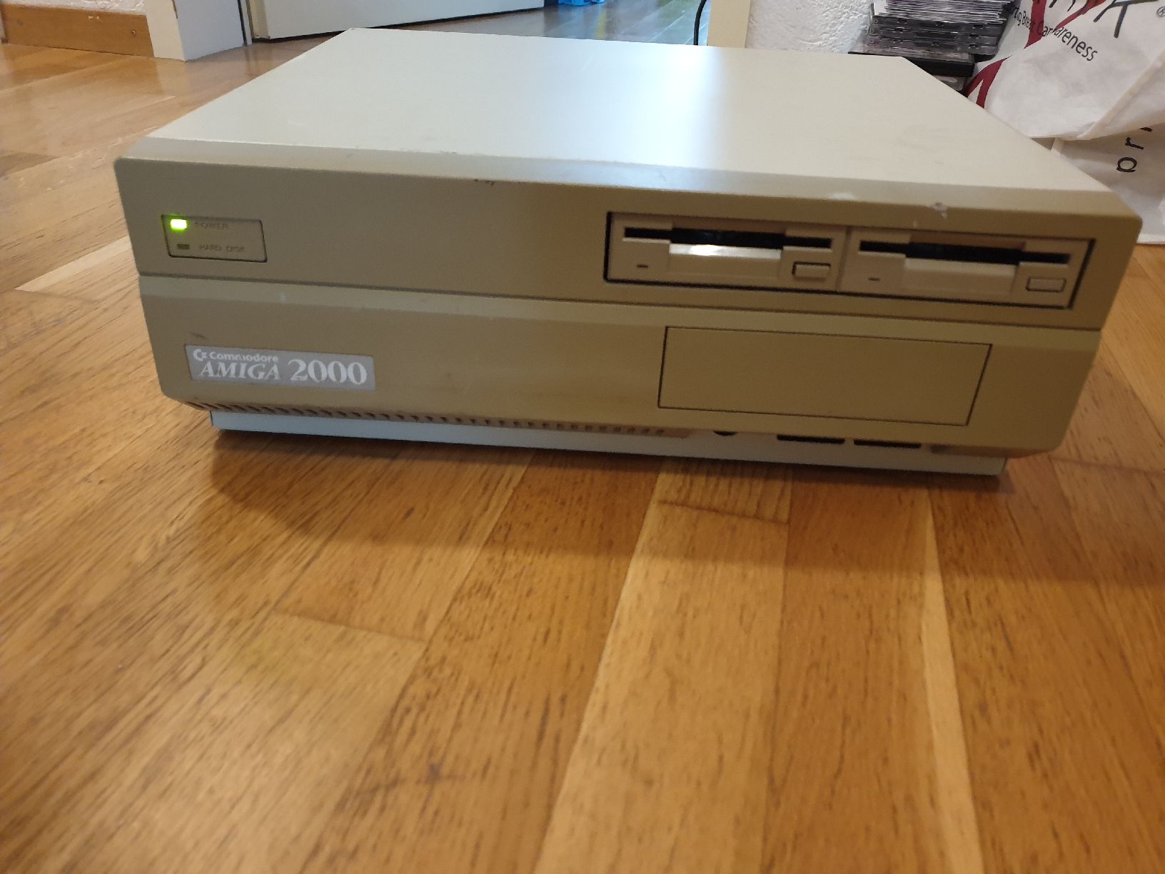 Commodore PCs: Commodore Amiga 2000 Computer für Sammler  – D'occasion à Ittigen par Ziok187