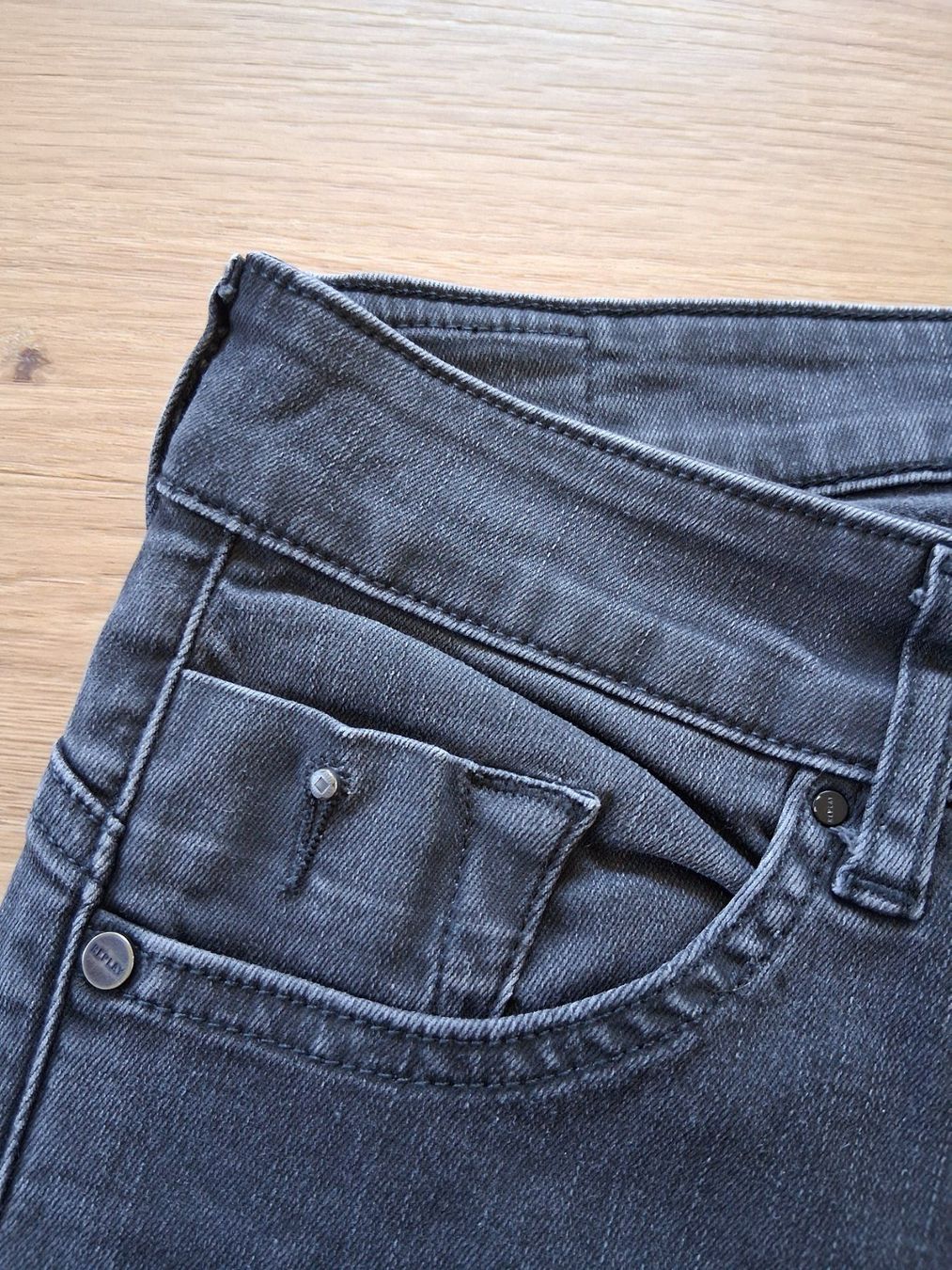 Replay Jeans: Replay Luz Jeans 27 – Usato da Lengnau AG venduto da Nathi88 5