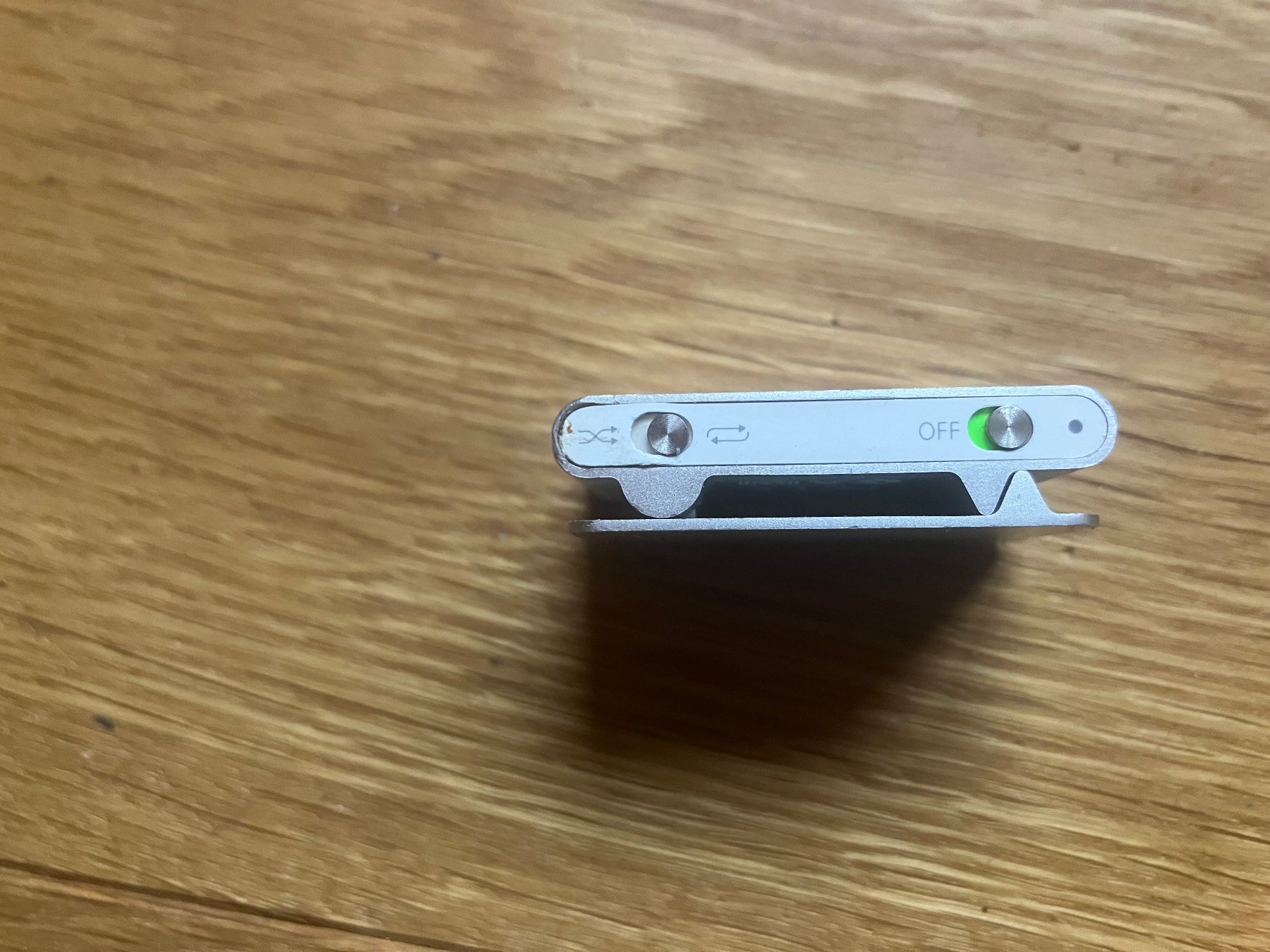 Apple Lettore multimediale portatile: Apple iPod Shuffle silber mit Dockingstation 1GB – Usato da Bösingen venduto da Taeke 5