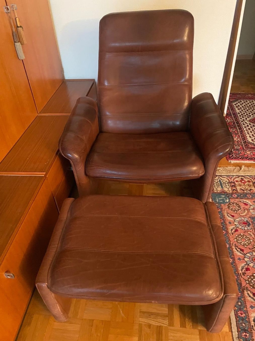 De Sede Poltrone: De Sede DS-50 Sessel + Hocker Neck-Leder – Usato da Schlieren venduto da rom_7z6m 2