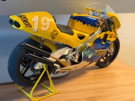 Modellmotorrad Honda MoviStar 19 gelb gut erhalten 1/24