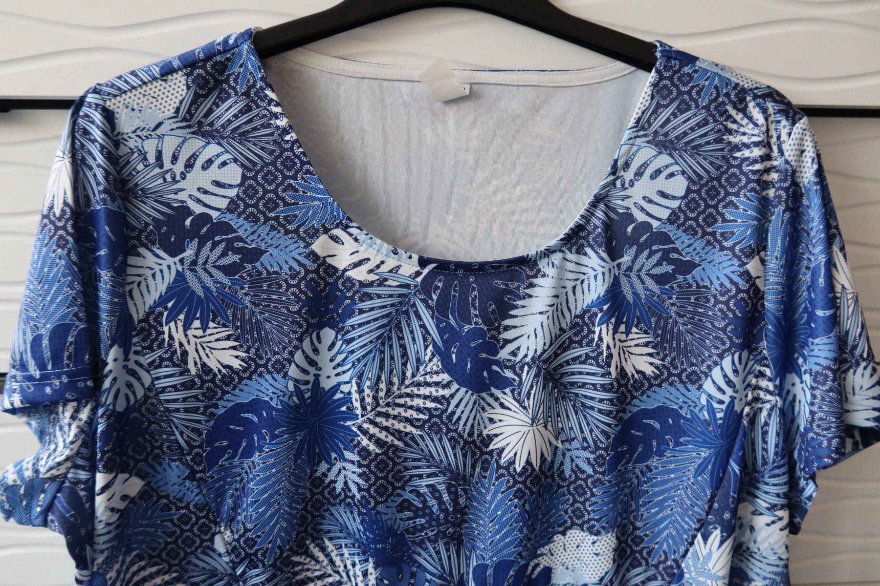 Vestiti: Damenkleid Grösse 54 - NEU – Nuovo e nell'imballaggio originale da Zürich venduto da Piki7 1