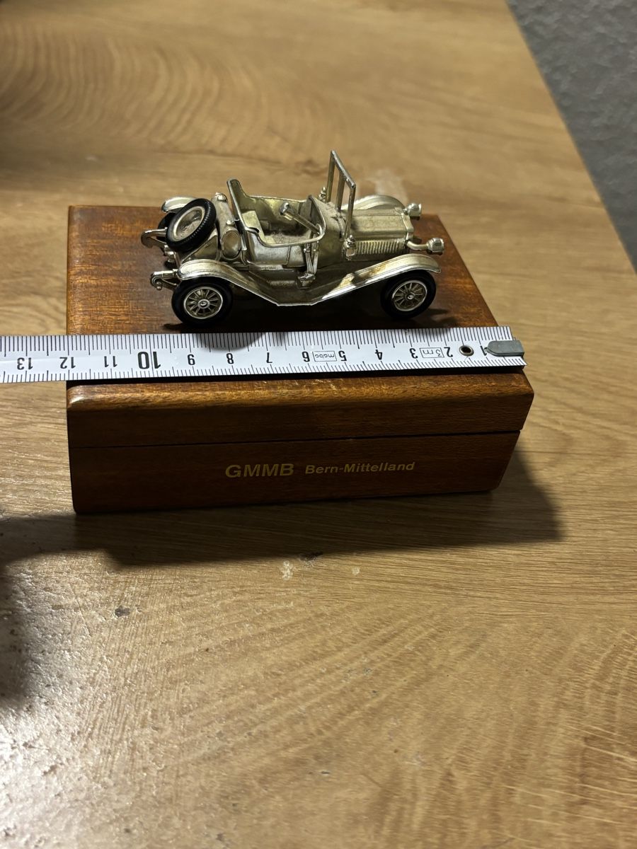 Voitures modèles: Antike Holzbox mit Oldtimer Metallfigur – D'occasion à Orpund par BlackEagel80 7