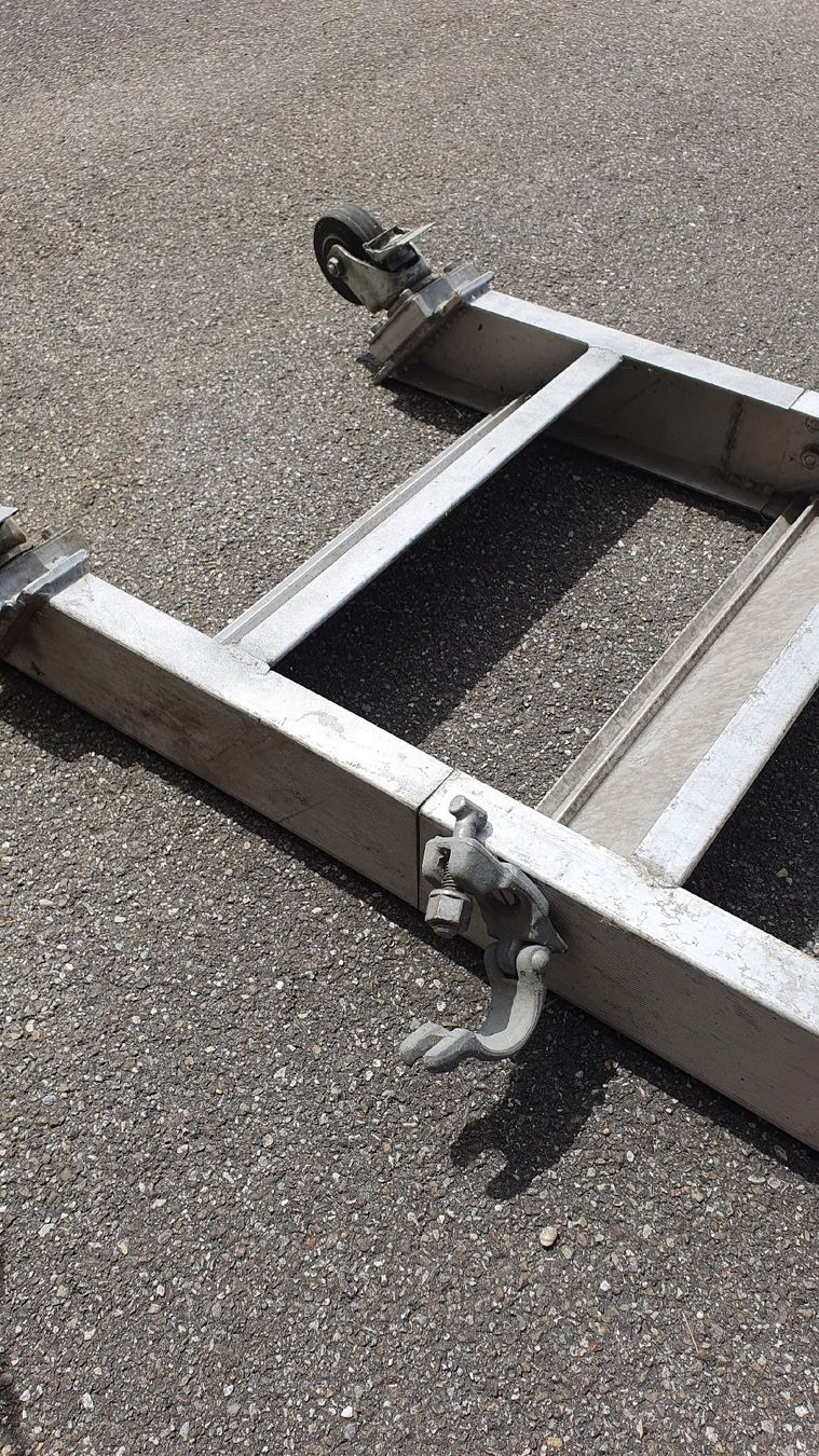 Echafaudages: Aluminium-Gerüsttreppe – D'occasion à Wegenstetten par ewerest 1