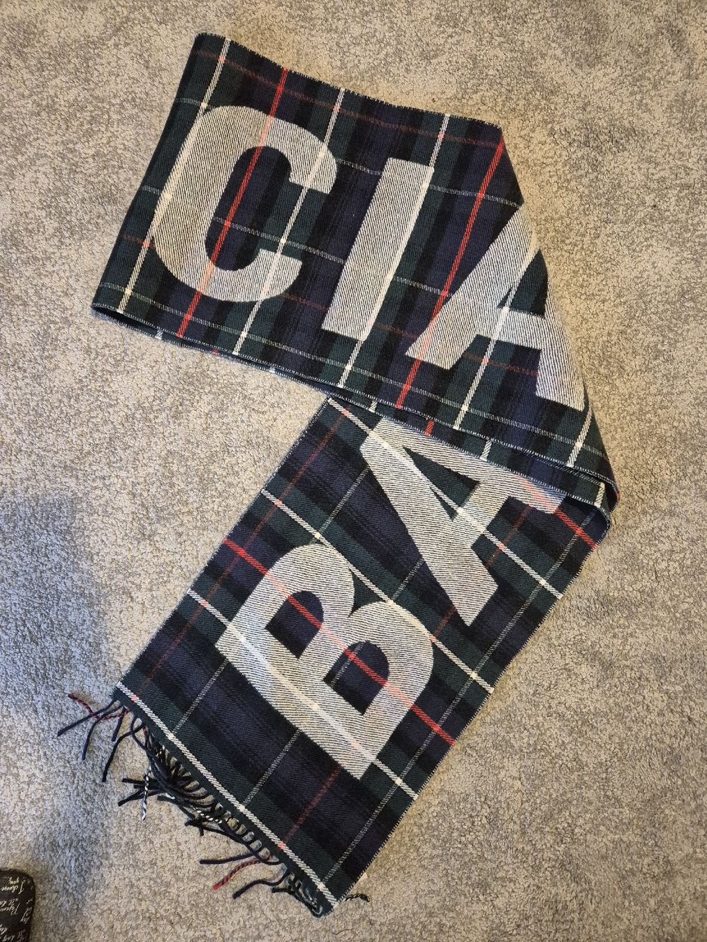 Balenciaga Foulard & Sciarpe: Balenciaga Schal aus Wolle – Nuovo (secondo la descrizione) da St. Gallen venduto da eli_c2kr 1