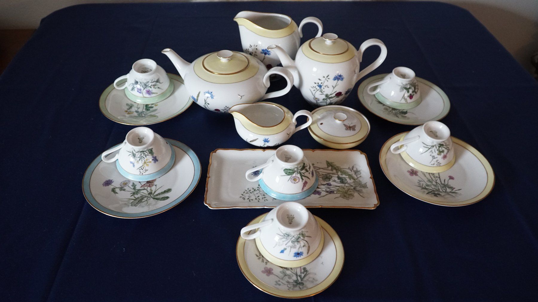 Set di piatti: Kaffee-Tee  und Kuchen Set – Usato da Bern venduto da Antikbatik