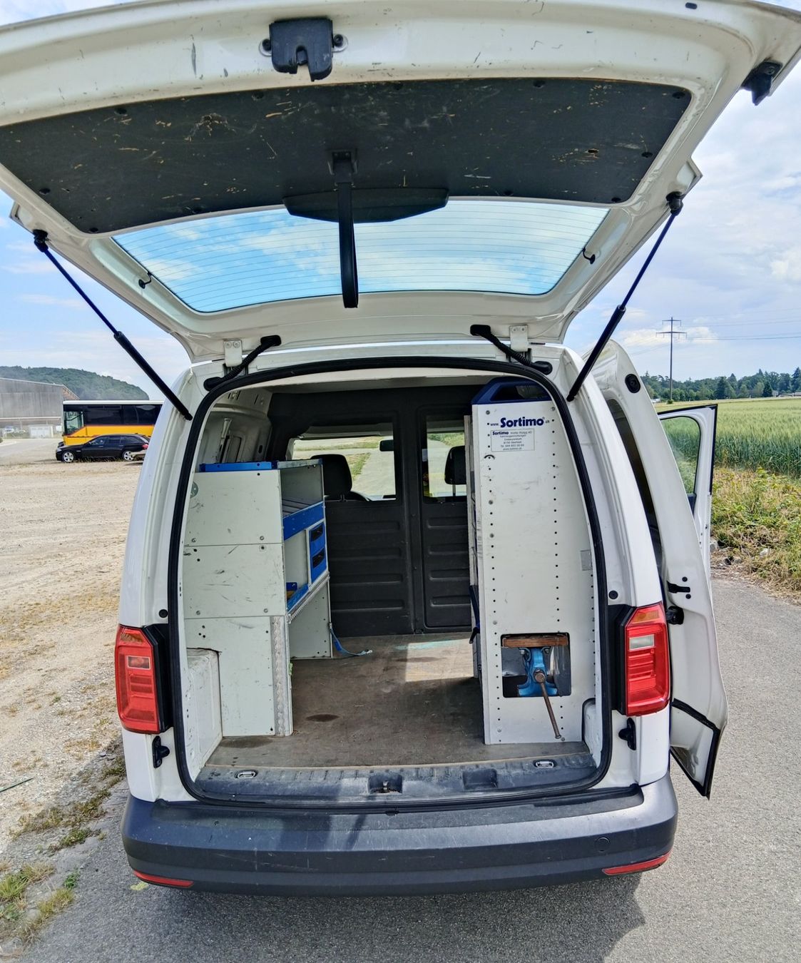 VW Veicoli commerciali: VW Caddy 4  1.2  Sortimo-Gestell / Scheckheftgepflegt – Usato da Rafz venduto da Ewaldino 6