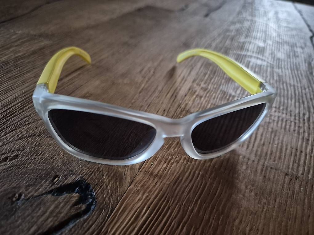 Brillen & Gläser: Sonnenbrile für Kinder – Gebraucht aus Horw von arco35