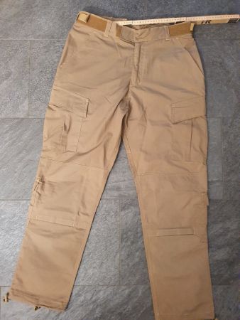 Cargohosen für Outdoor,  Survival Grösse Large L  Neuware