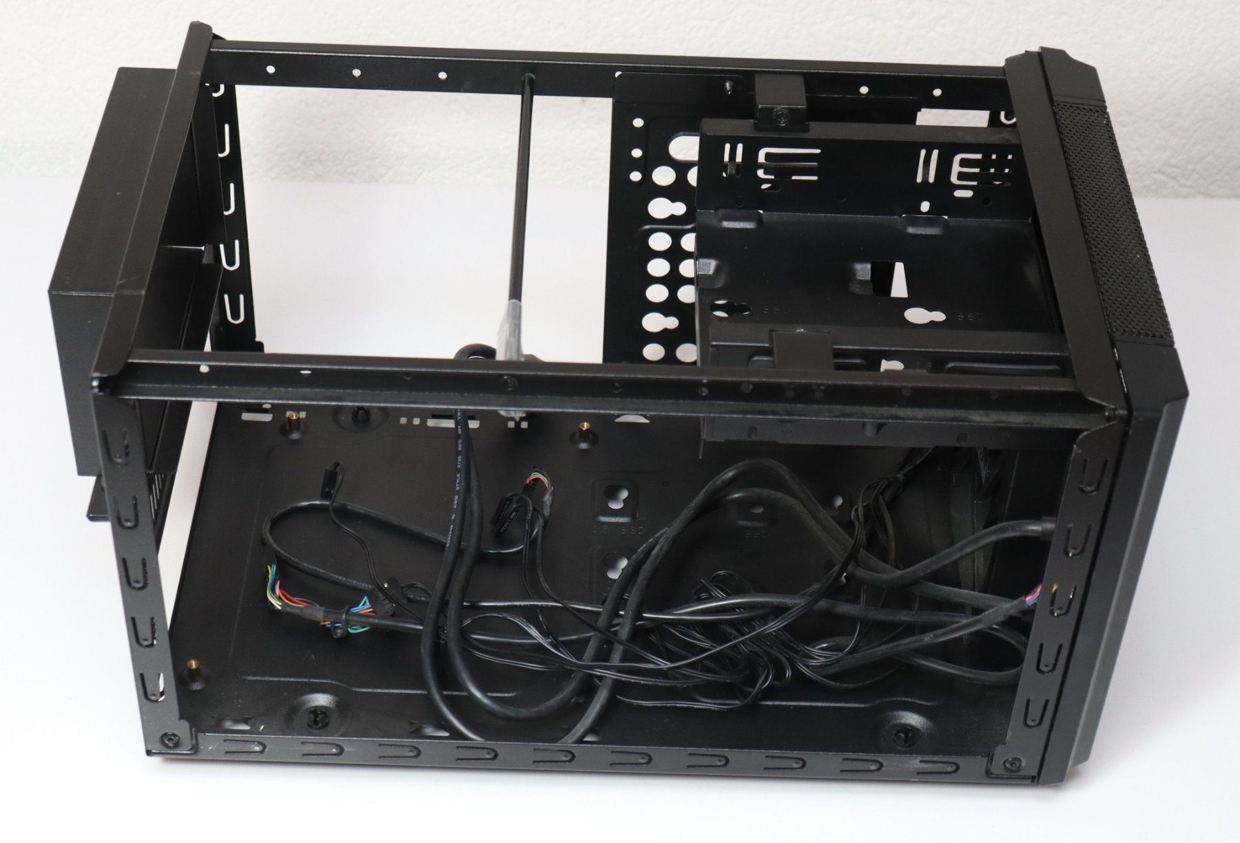Custodie: Cooler Master Elite 130 mini ITX Gehäuse – Usato da Frick venduto da volvo850driver 7