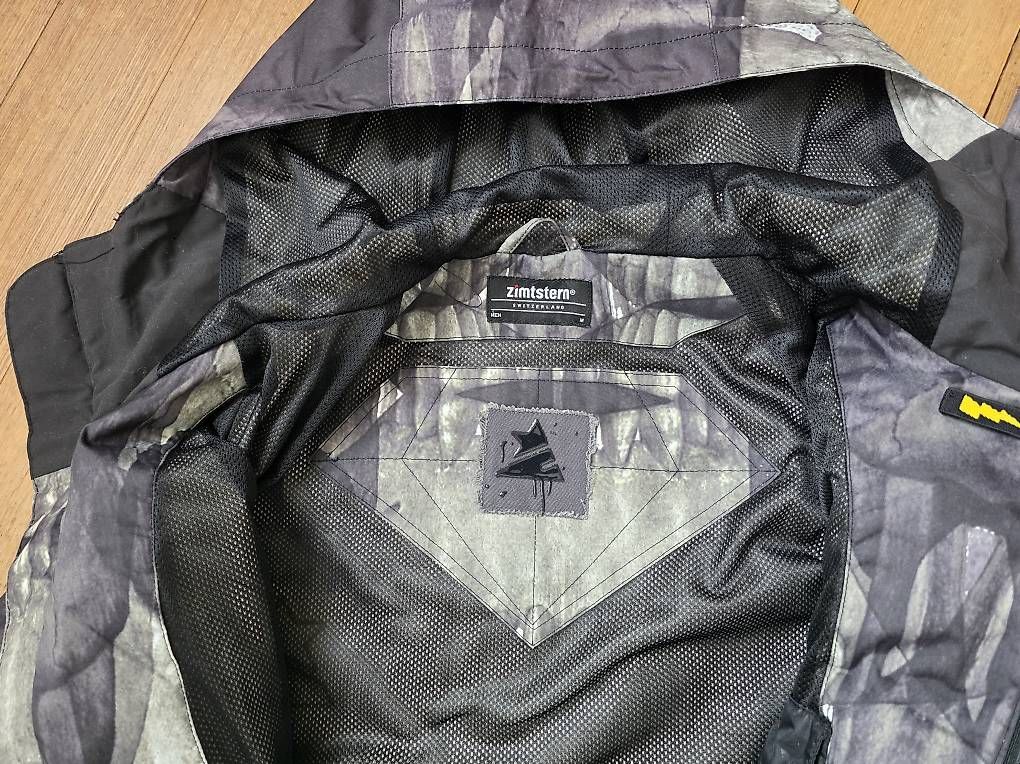 Giacche: Zimtstern Snowboard Jacke Grösse M – Usato da Muri b. Bern venduto da Elviz13 2