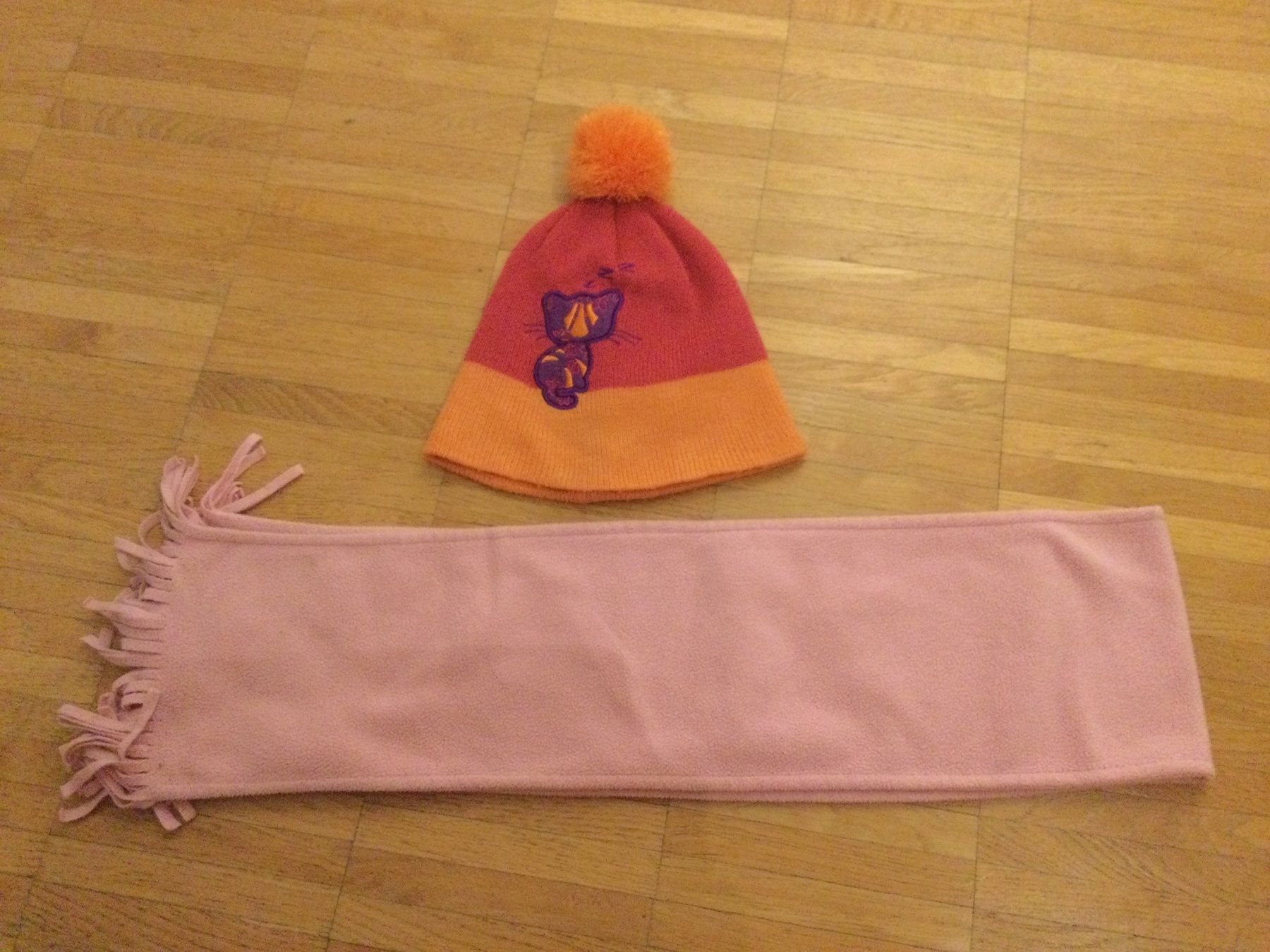 C&A Lotti & Set di vestiti: Winter Mütze Set, 5-6 Jahre – Usato da Zürich venduto da ShadowVorlon