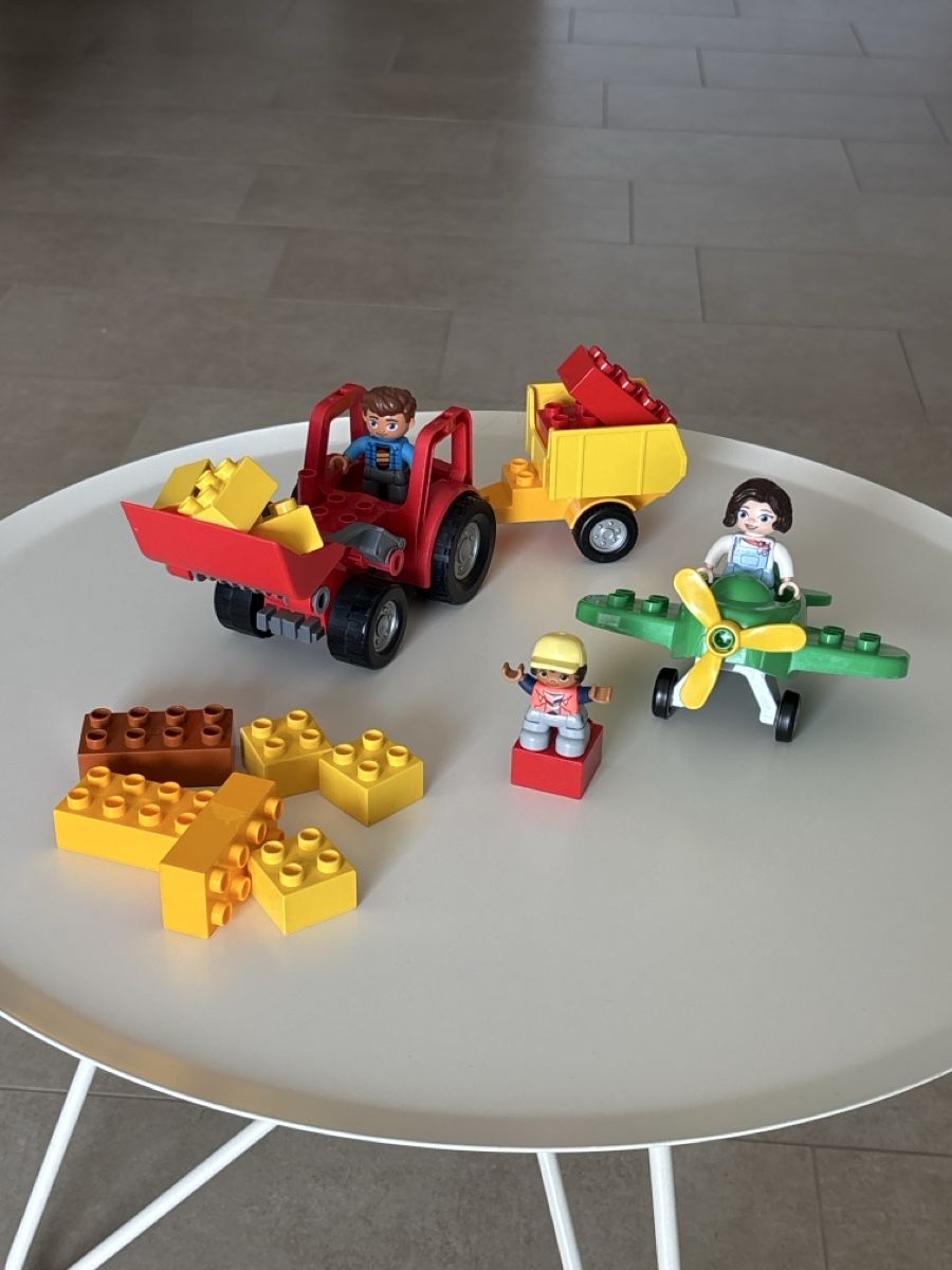 Lego Jeux de construction: Tracteur et avion Duplo  – D'occasion à Lausanne par pabernard