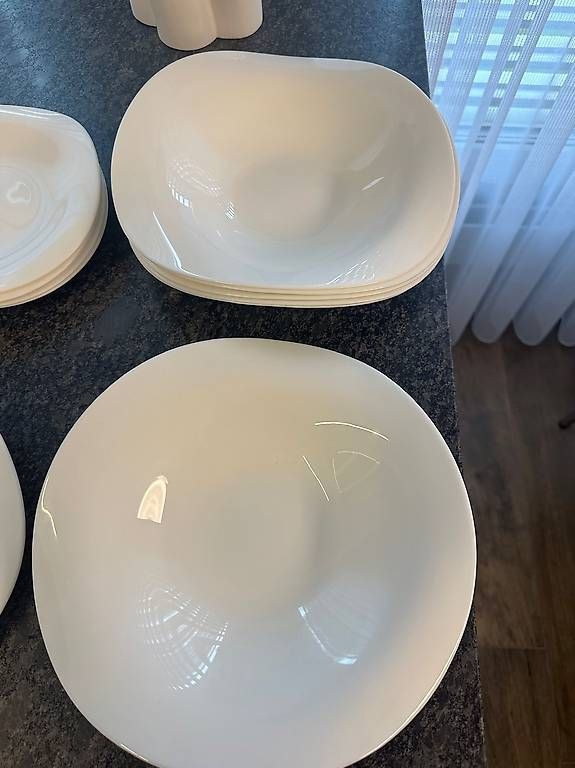 Set di piatti: Geschirr – Usato da Schlieren venduto da Dave5699 2
