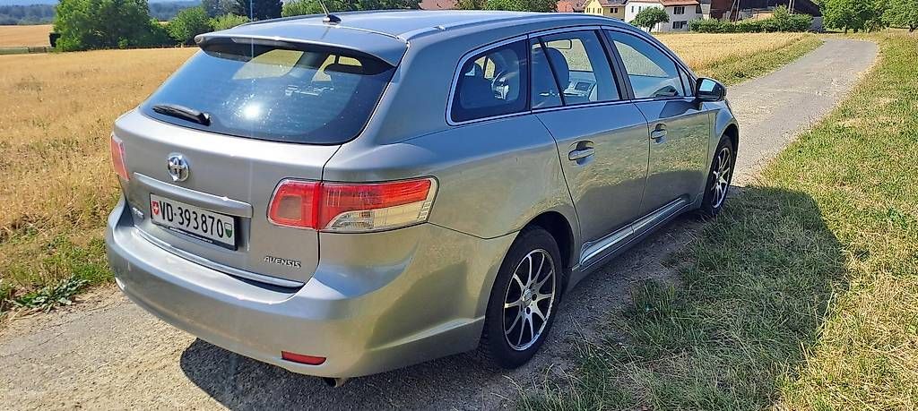 Automobili: Toyota Avensis – Usato da Echallens venduto da rubiko 3