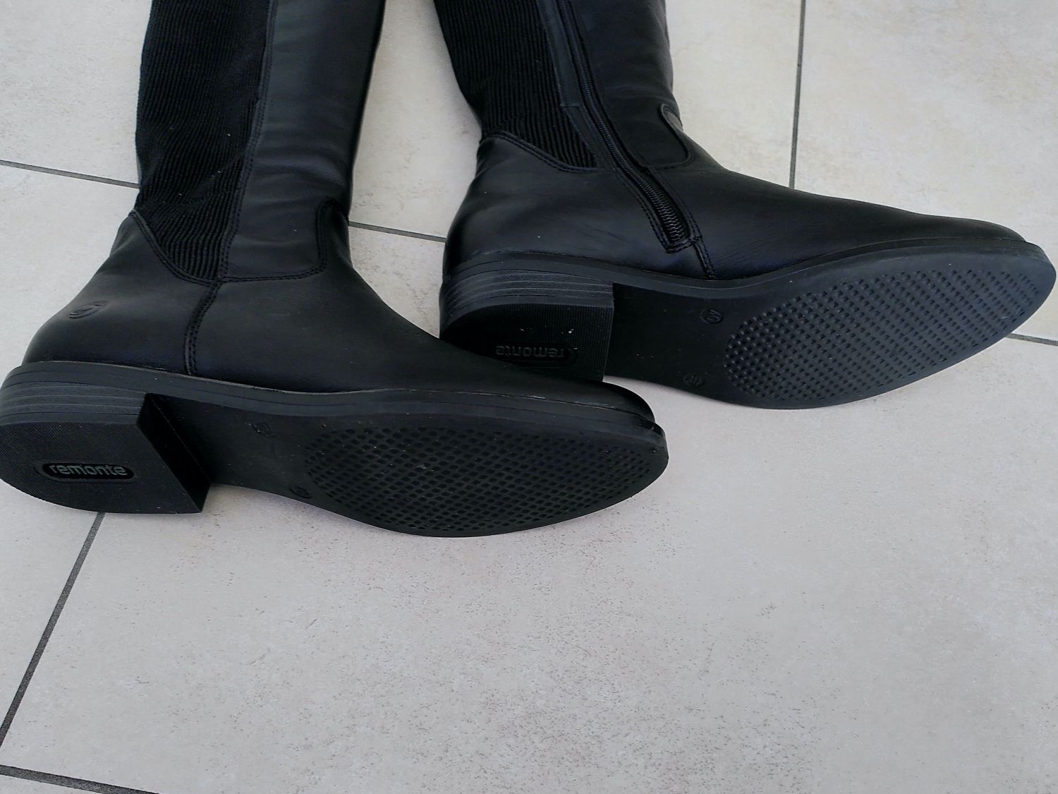 Scarpe da donna: REMONTE Lederstiefel, schwarz Gr. 40 – Nuovo (secondo la descrizione) da Brugg AG venduto da olamim 2