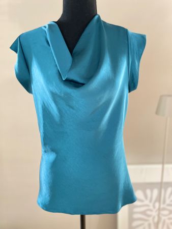 Edle Satin-Bluse in Türkis, Gr. 38 – perfekt für den Sommer!