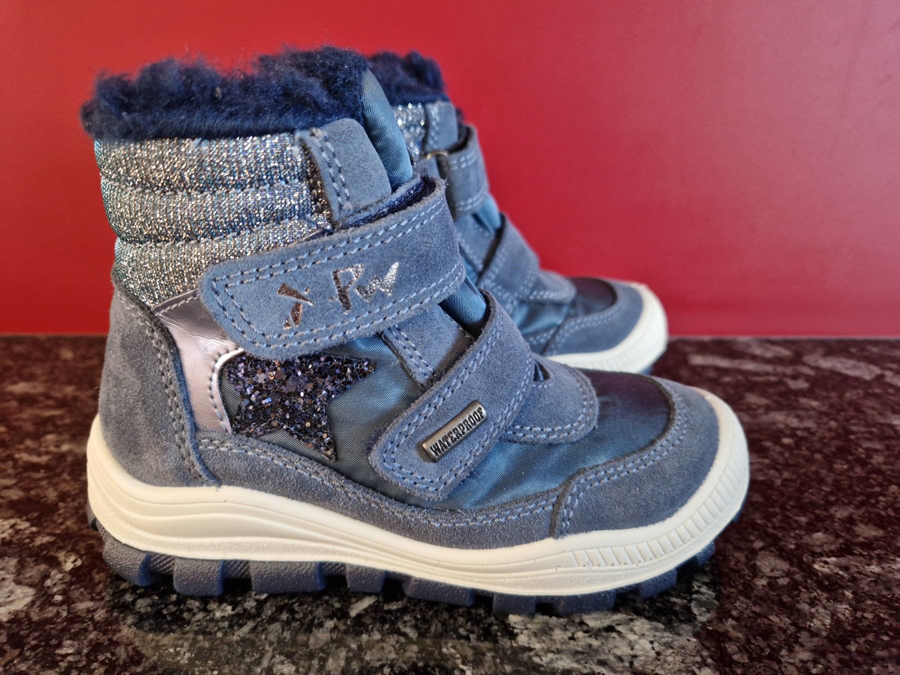 Scarpe per ragazze: Neuer Winterschuh, Gr. 27 – Usato da Hundwil venduto da and_ymz9 2