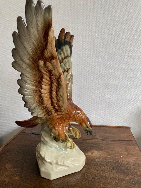 Skulpturen & Statuen: PORZELLAN  ADLER – Gebraucht aus Chur von silbermon 1
