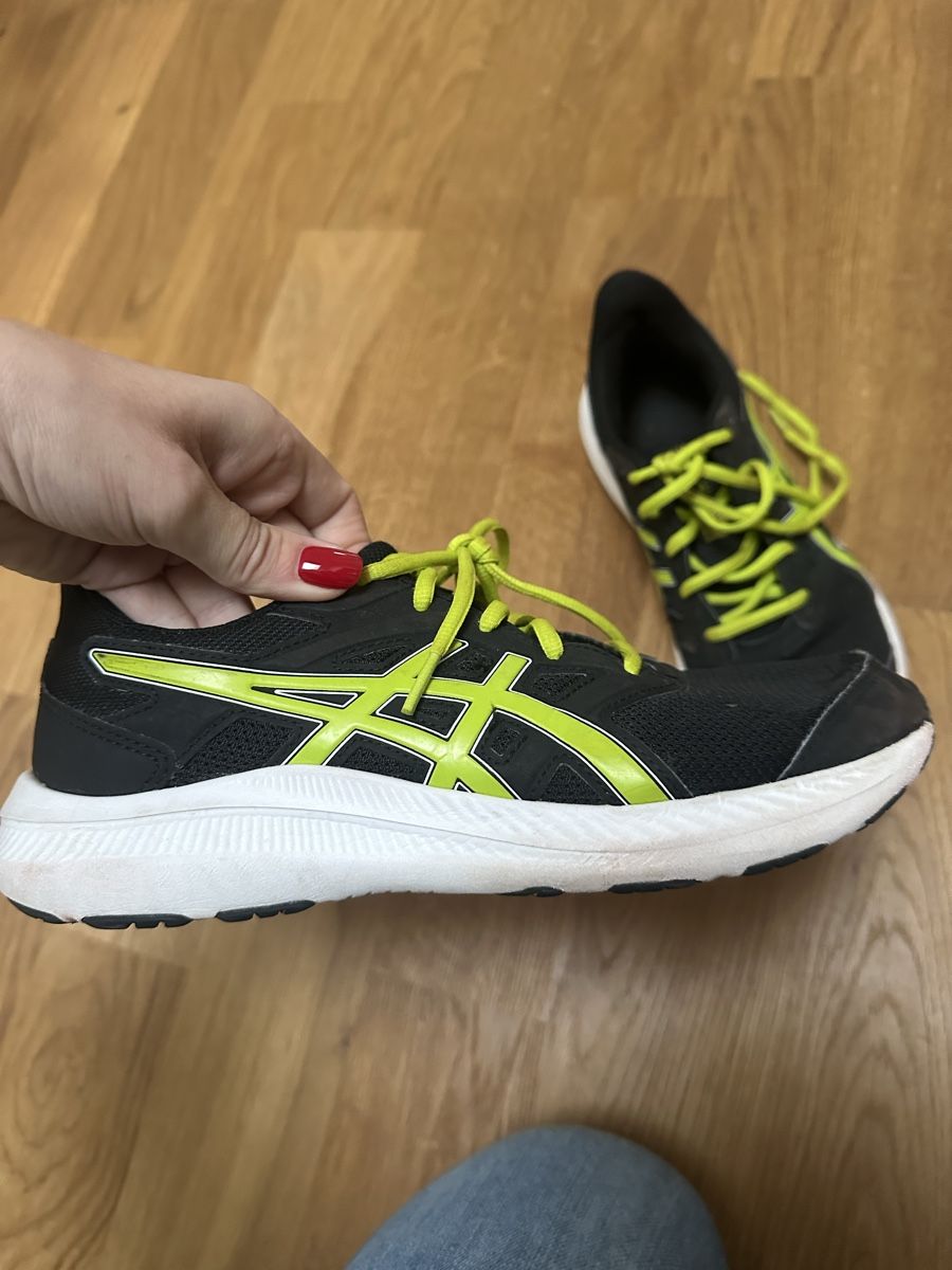 Asics Herrenschuhe: Turnschuhe Turnhalle 36.5 – Gebraucht aus Hochdorf von lefaho 1