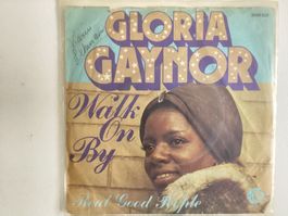 Gloria Gaynor Single Walk On By / Real Good People
